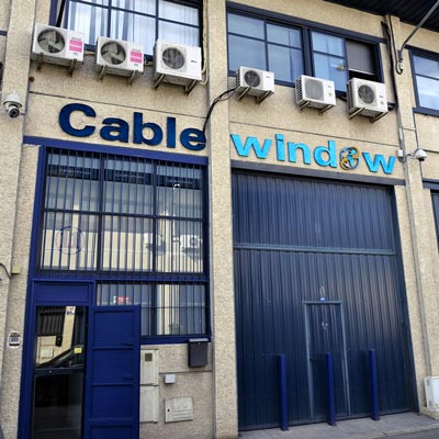 Distribuidor de videovigilancia, videovigilancia en vehículos, repetidores de cobertura móvil, y cableado y conectividad.